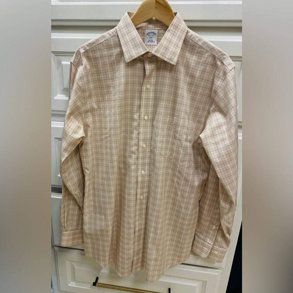 Brooks Brothers Men’s shirt. New without the tag. Slim fit non-iron all cotton
